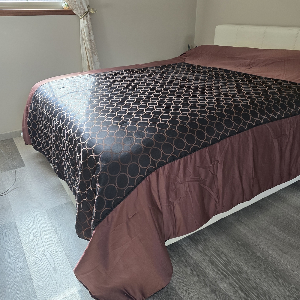 Elegant Black and Brown Bedding Set